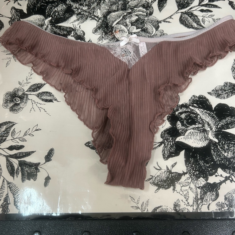 NWOT Victoria’s Secret Dream Angles “Itsy” Panty SIZE XL